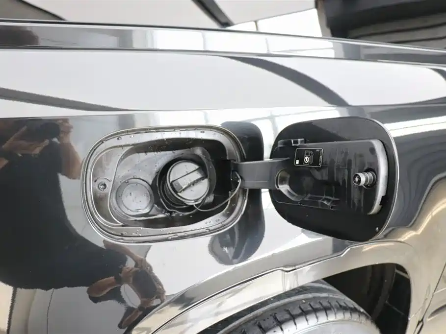 Land Rover Defender 2023 Model 90 3.0T P400 XS фото 28