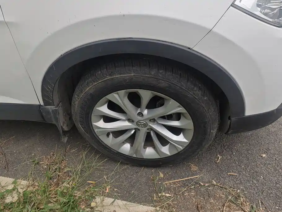 Zhonghua V3 2015 2015 1.5L Manual Comfort Model