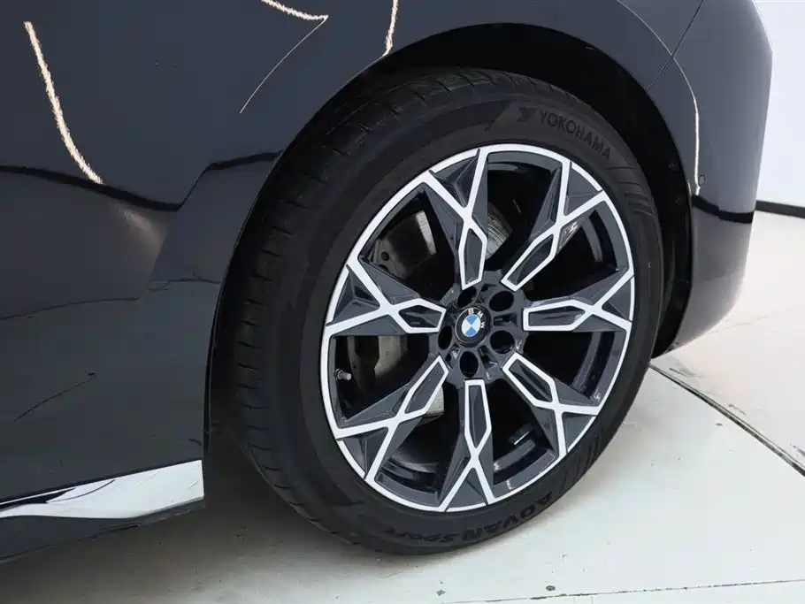 BMW 7 Series 2023 Model 735Li Luxury Package фото 13