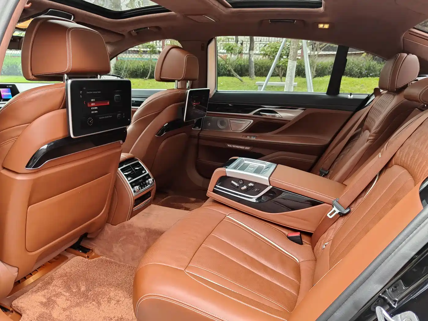 BMW 7 Series 2018 750Li xDrive M Sport Package фото 10