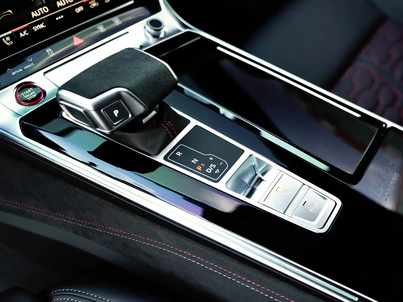 Audi RS 6 2025 RS 6 Avant GT фото 11