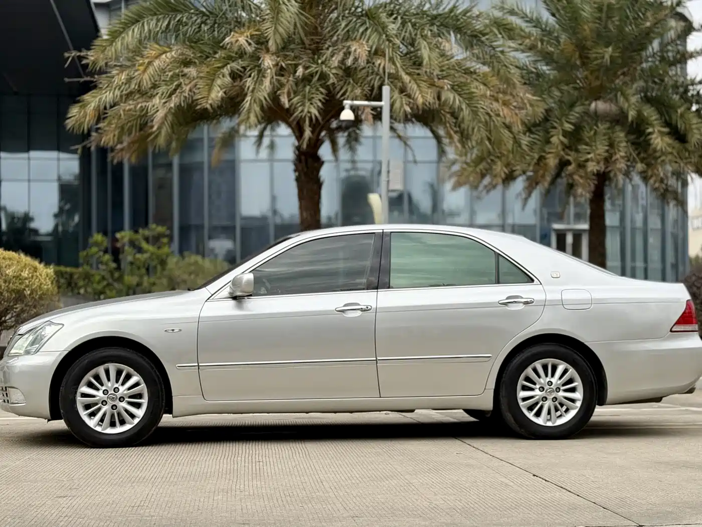 Toyota Crown 2009 2.5L Royal Special Enhanced Edition фото 12