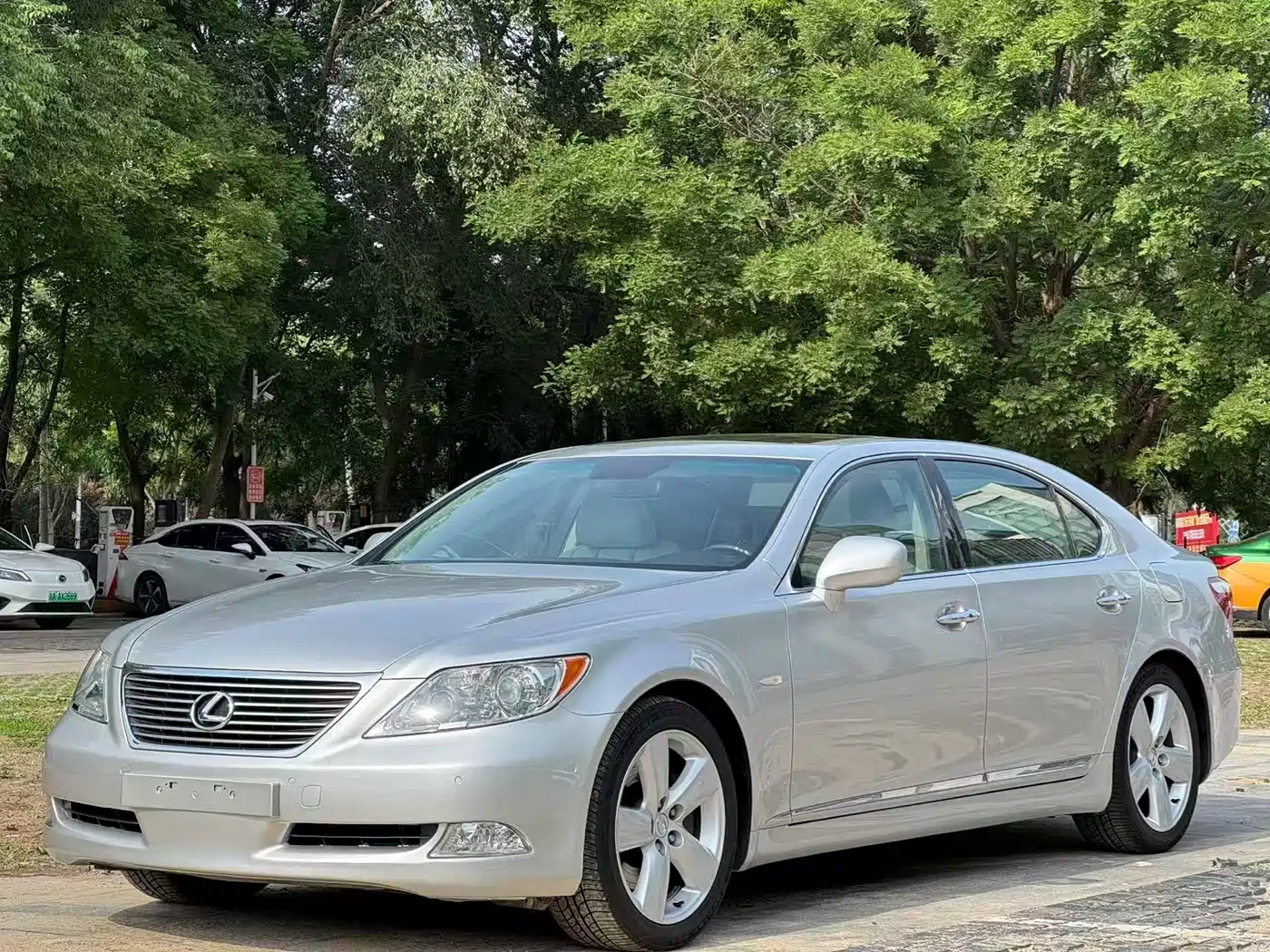 Lexus LS 2006 460L Premium Edition