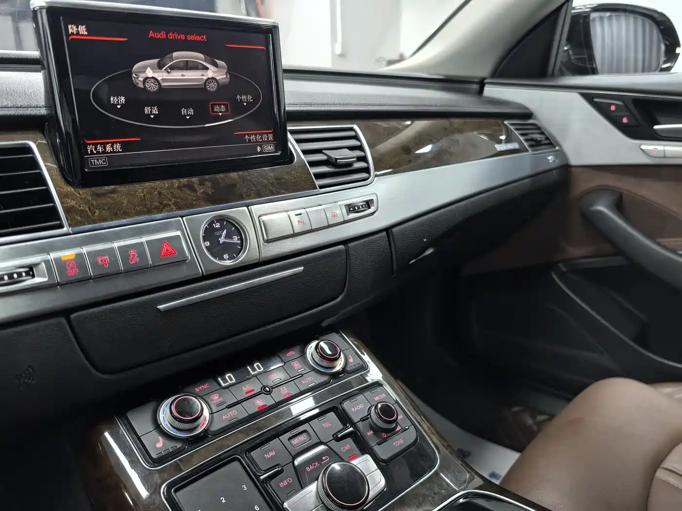 Audi A8 2014 A8L 45 TFSI quattro Comfort фото 11