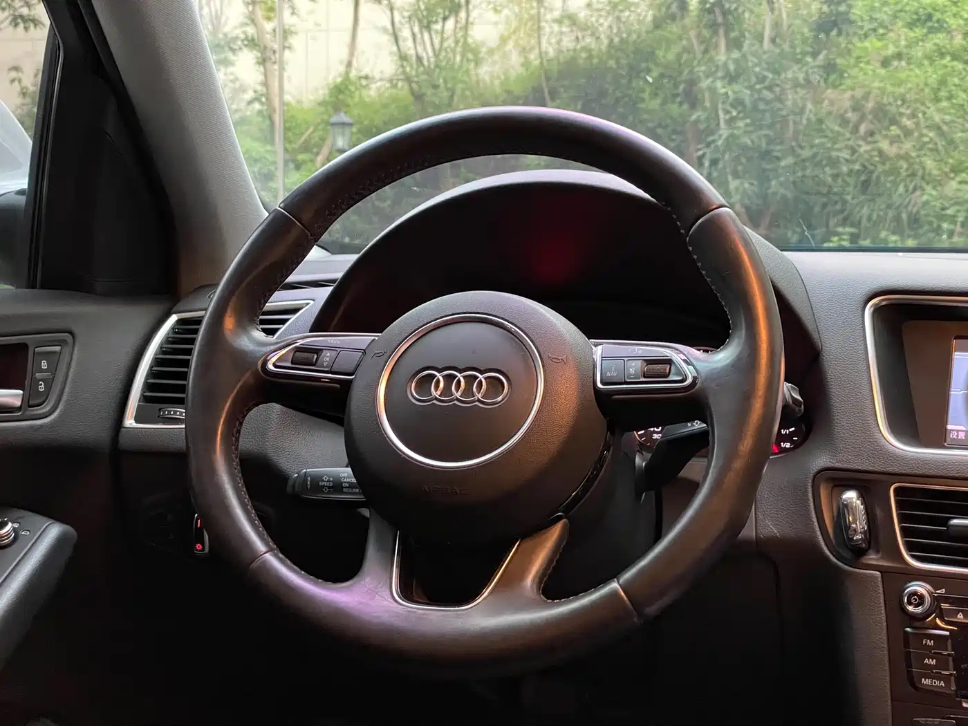 Audi Q5 2015 40 TFSI Technology фото 15