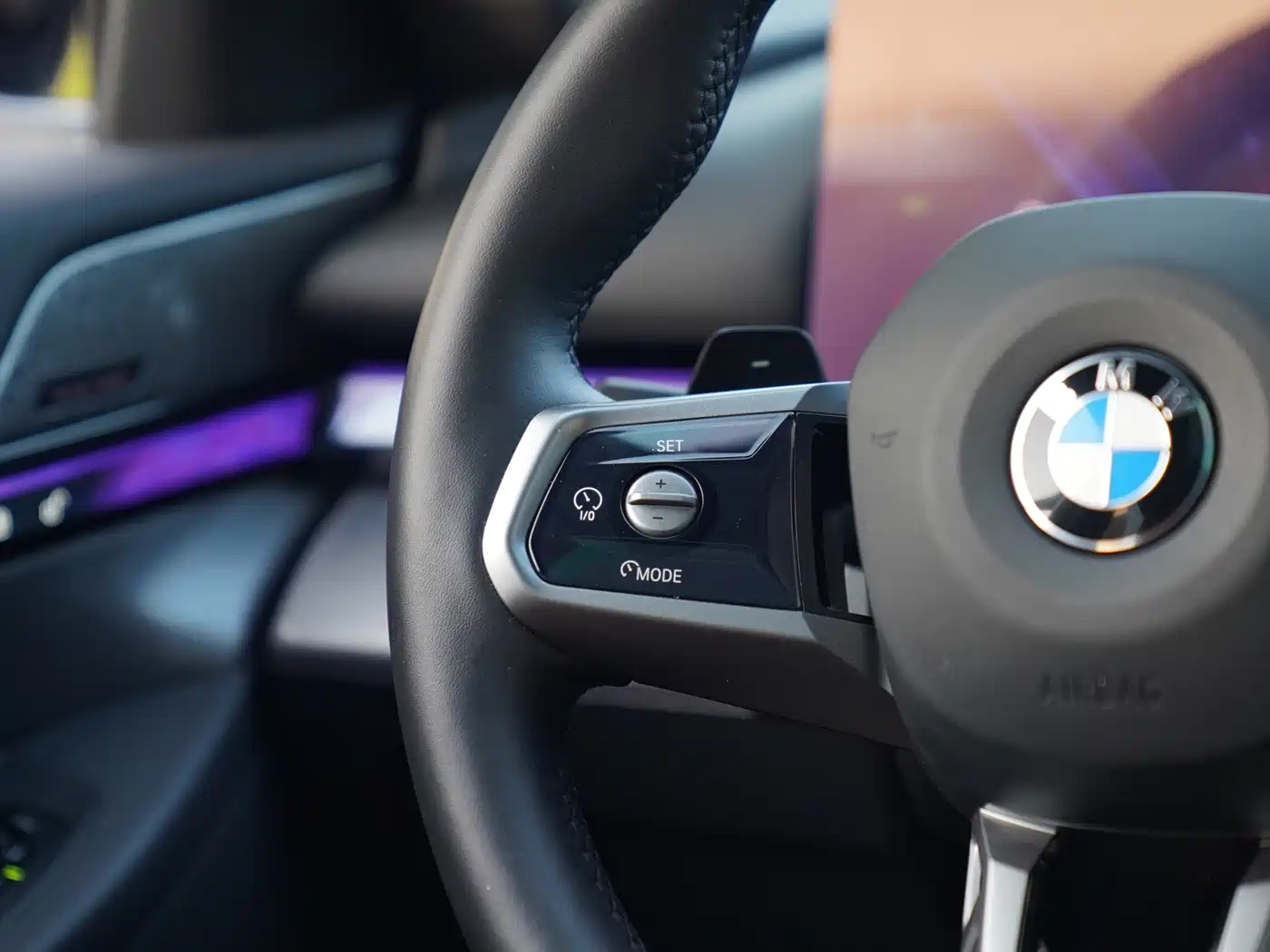 BMW 5 Series 2024 530Li Leading M Sport Package фото 13