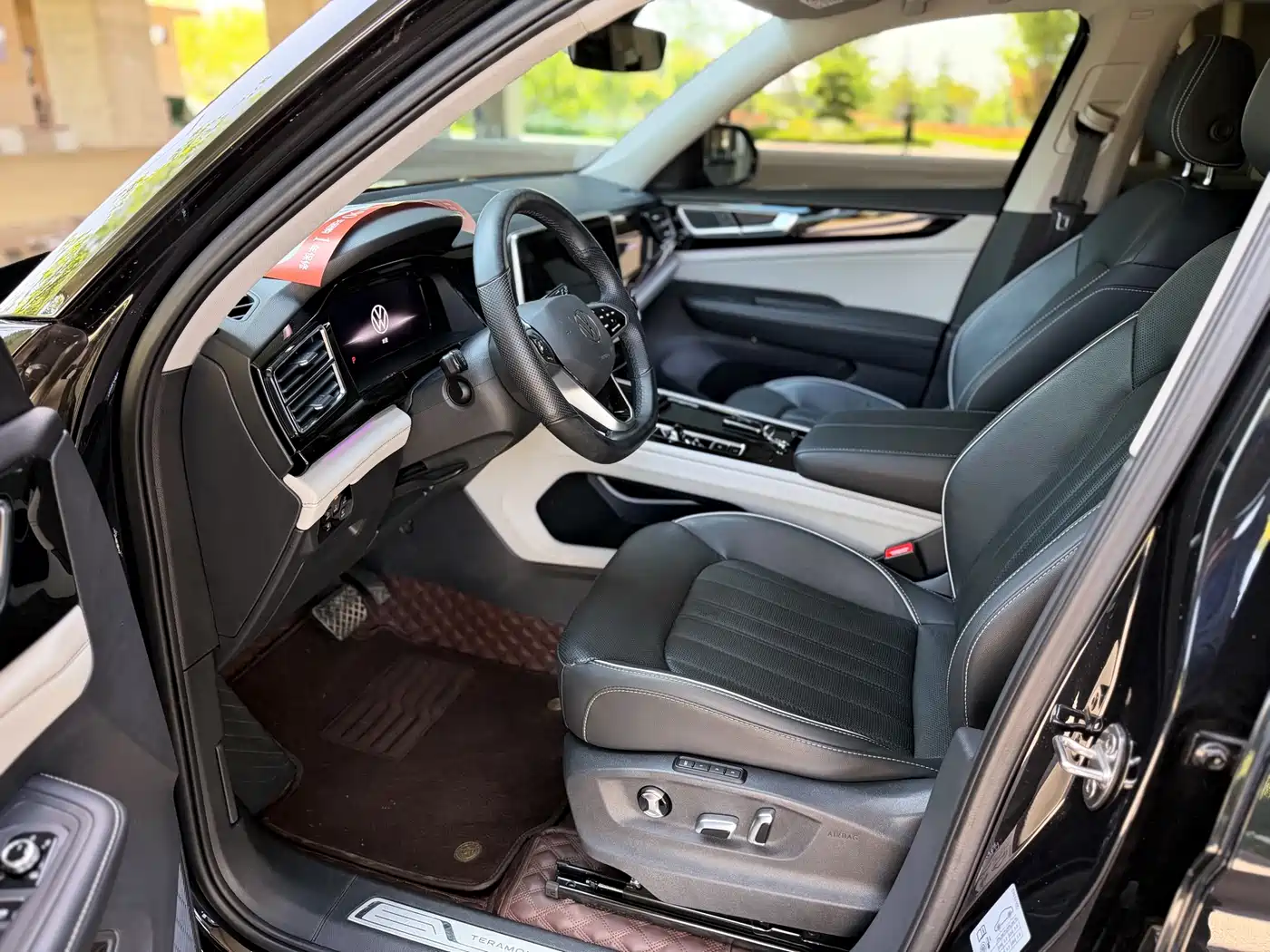 Volkswagen Teramont 2023 330TSI FWD Premium Luxury Edition фото 11