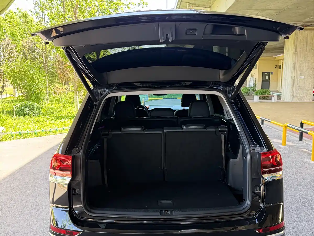 Volkswagen Teramont 2023 330TSI FWD Premium Luxury Edition фото 23