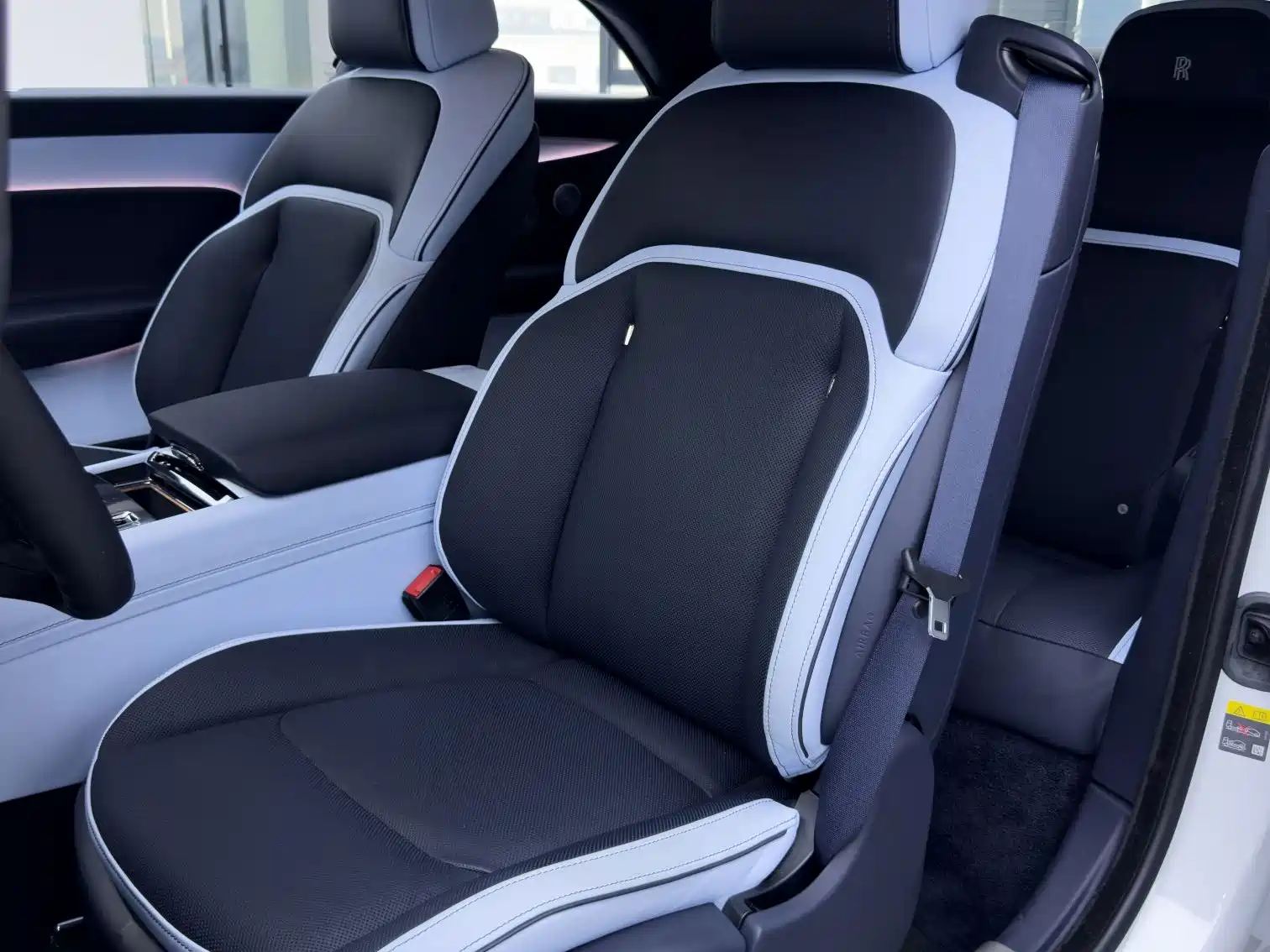 Photo 14 - Rolls-Royce Spectre