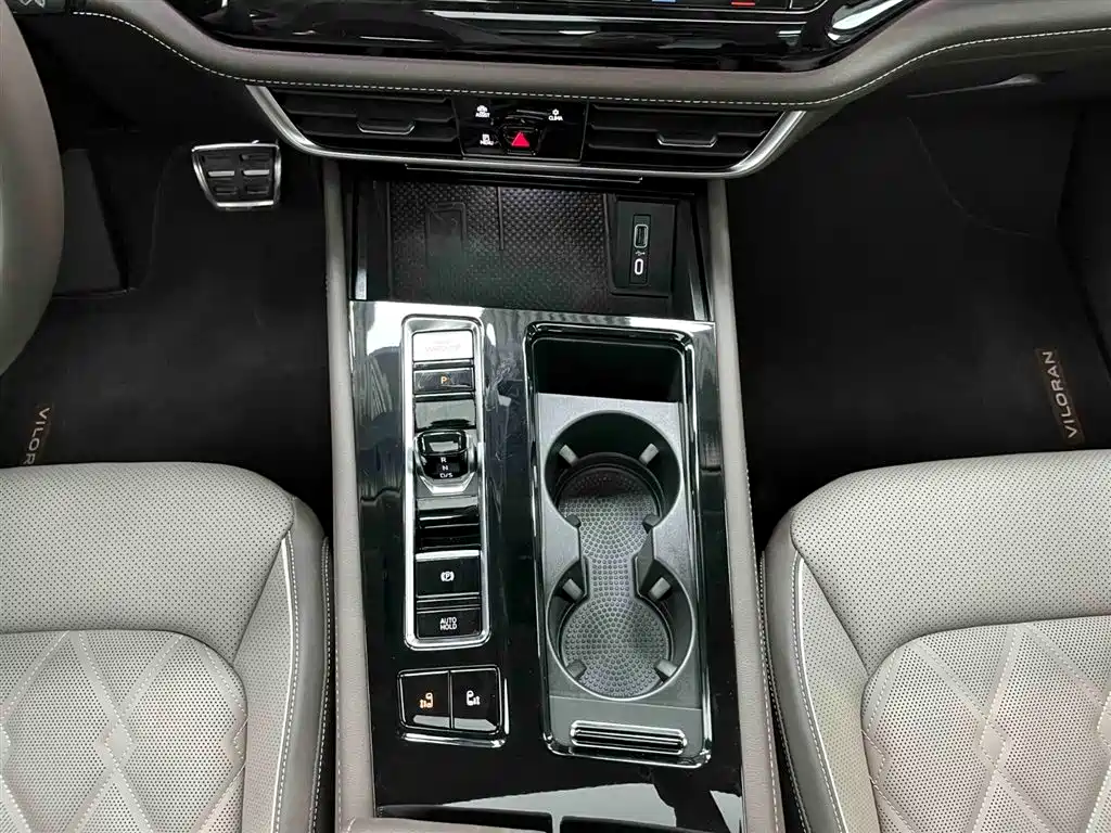 Volkswagen Viloran 2024 380TSI Executive Edition фото 5