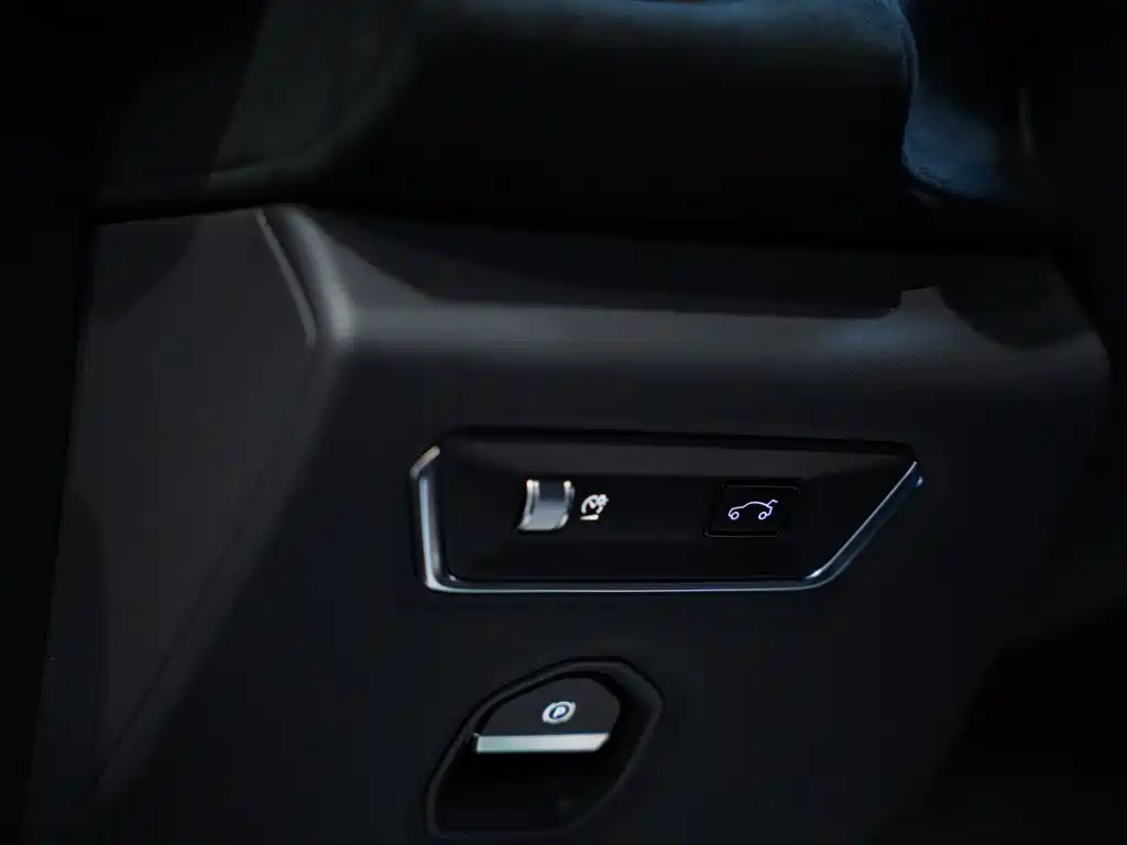 Lotus EMIRA 2023 2021 2.0T DCT First Edition