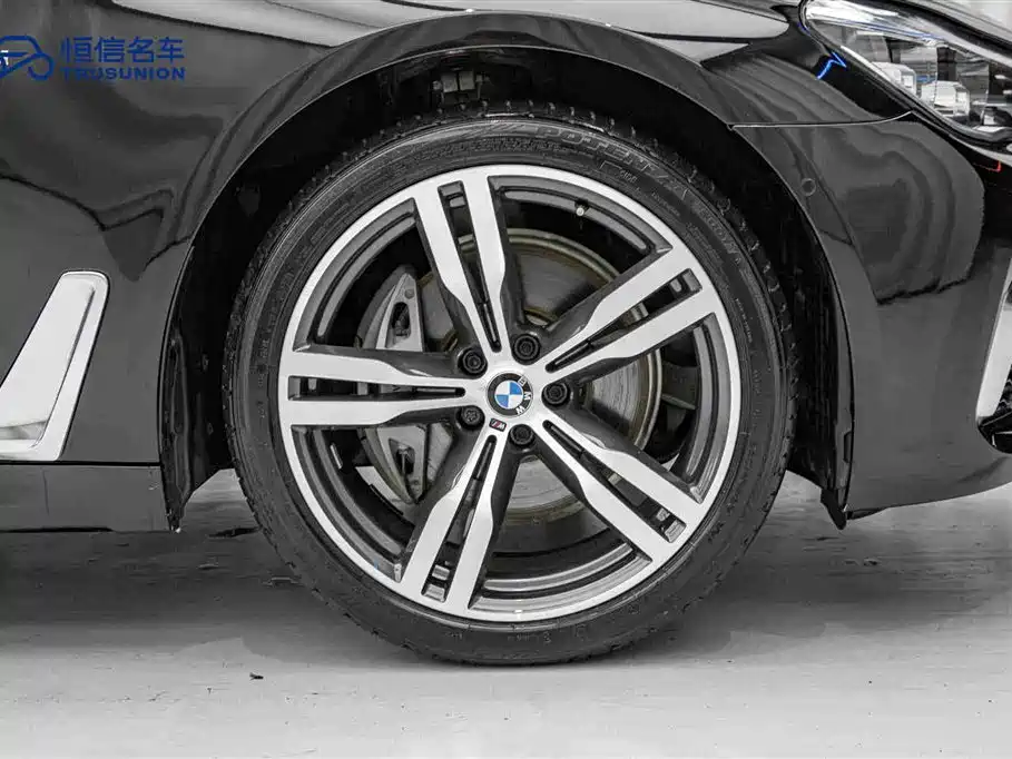 BMW 7 Series 2018 740Li xDrive Premium Type M Sport Package фото 11