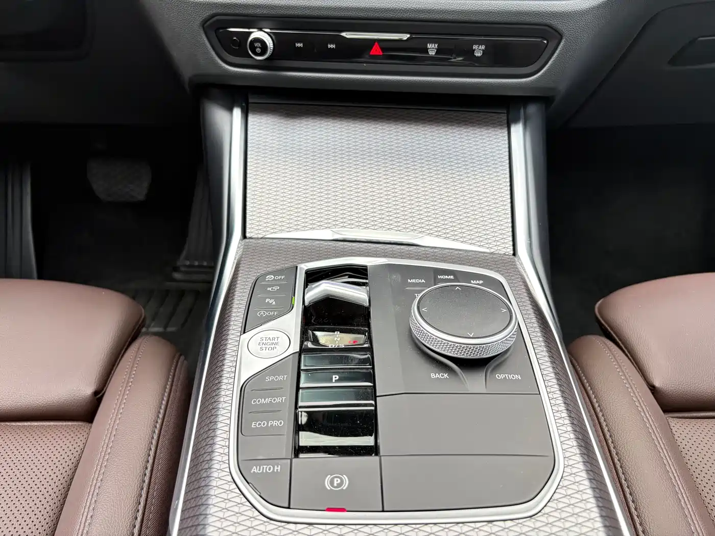 BMW 3 Series 2024 325Li M Sport Shadowline Package фото 21