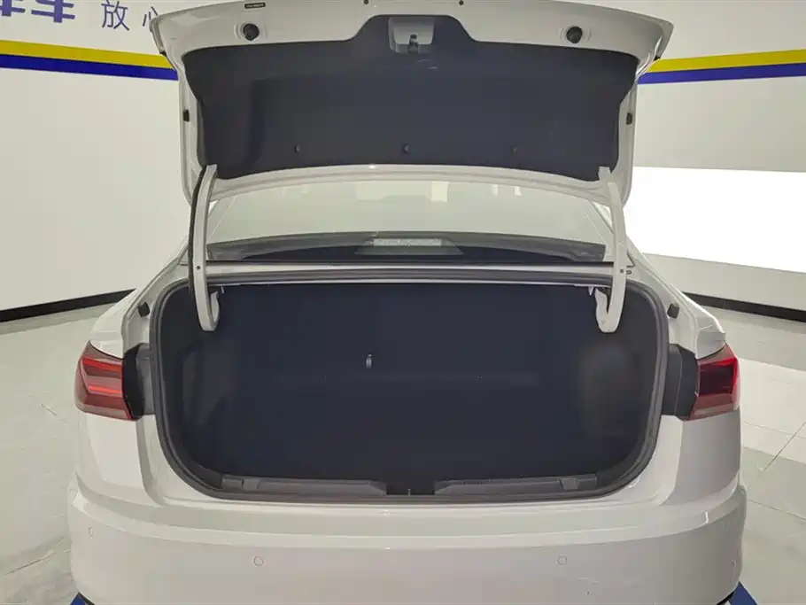 Volkswagen Bora 2021 1.5L Automatic Comfort Smart Edition фото 4