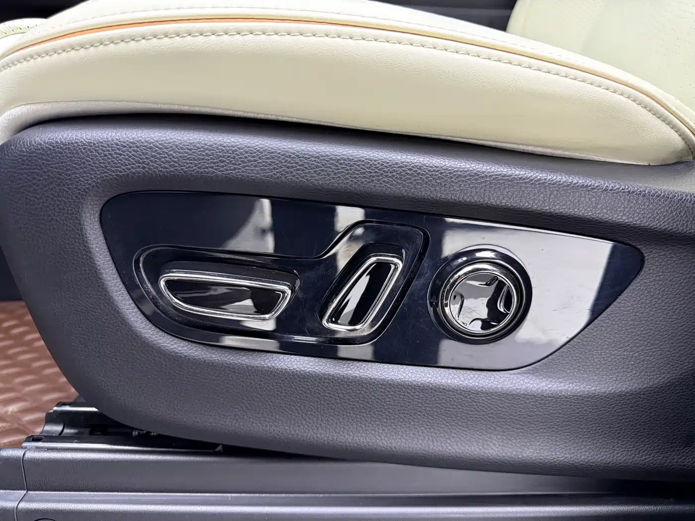 GAC Trumpchi Trumpchi M8 2023 Model Master Series 400T Flagship Edition фото 18