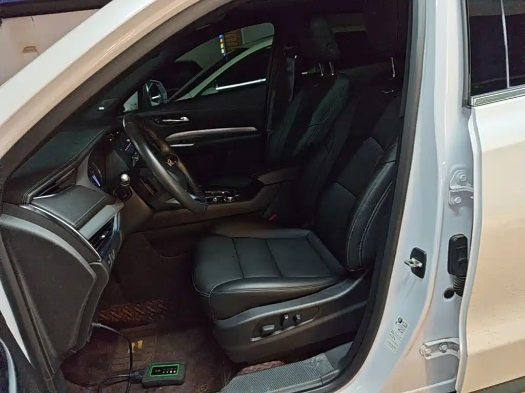 Cadillac XT4 2022 2021 28T FWD Premium Edition