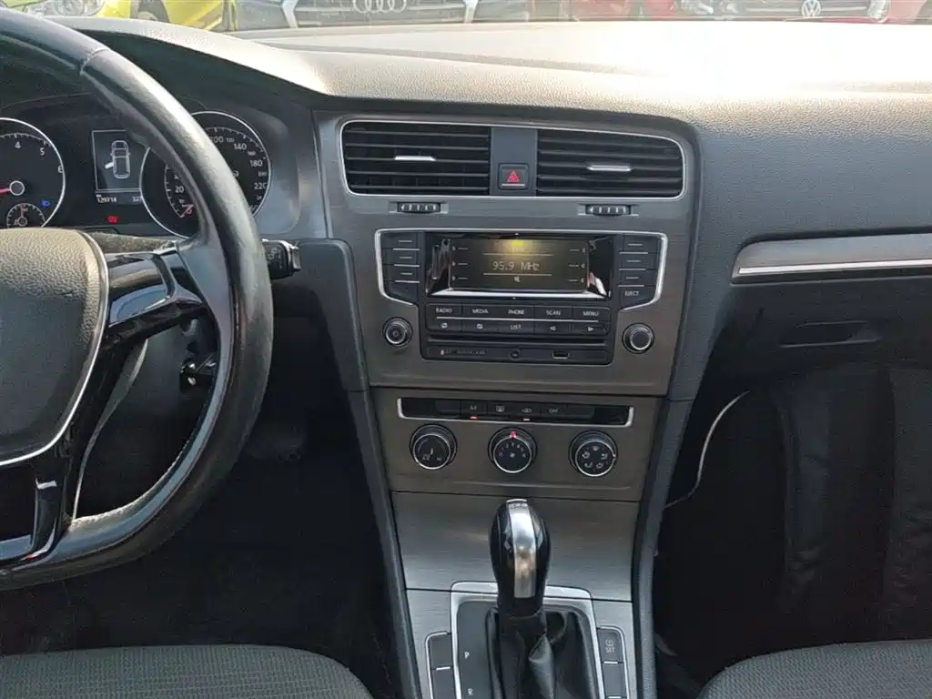 Volkswagen Golf 2015 1.4TSI Automatic Comfort фото 13