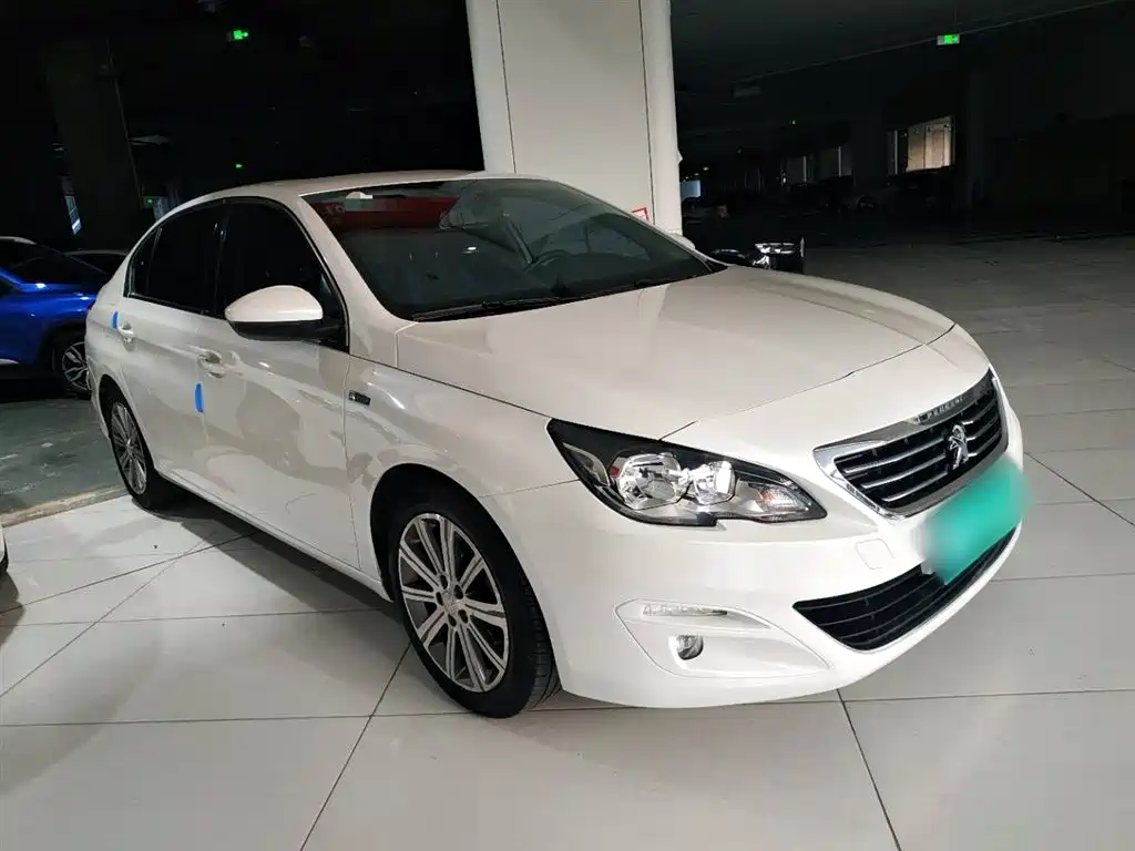 Peugeot 408 2015 Model 1.2T Automatic Luxury Edition фото 4