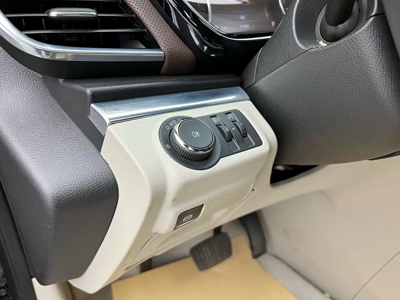 Buick GL8 2022 Land Business Class 652T Luxury фото 4