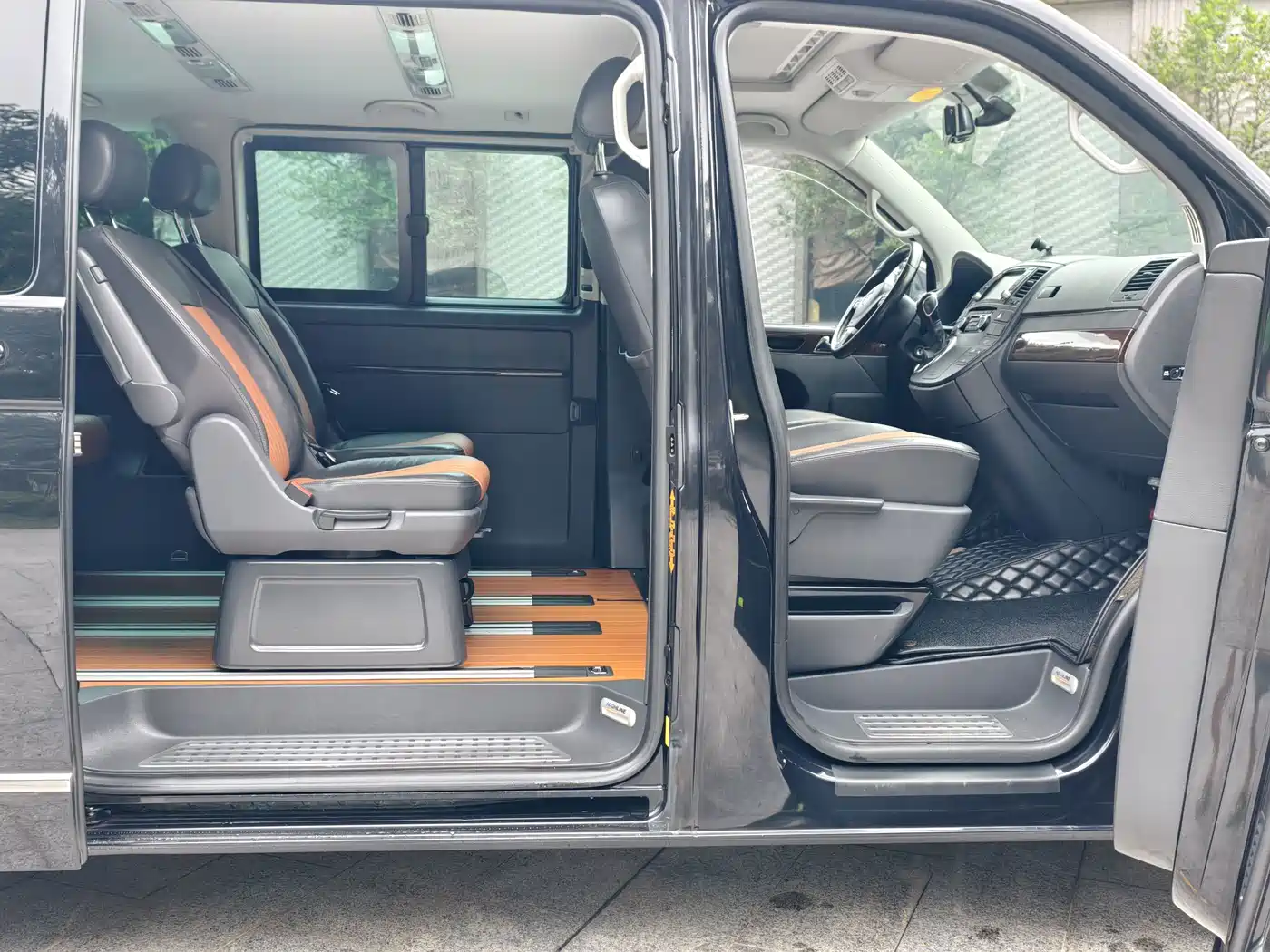 Volkswagen Multivan 2015 2012 2.0TSI 2WD Luxury Edition