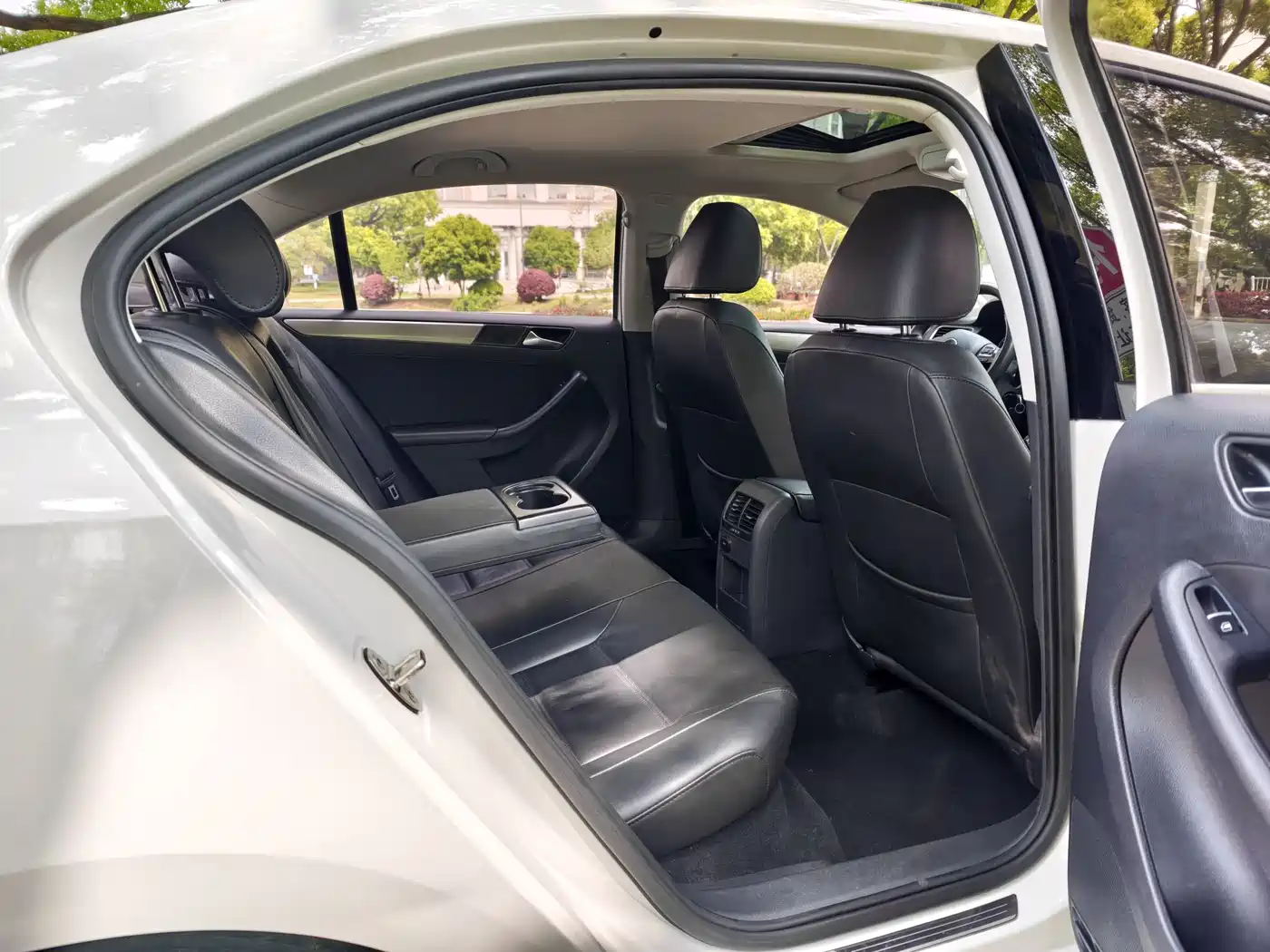 Volkswagen Sagitar 2014 Facelift 1.4TSI Automatic Luxury фото 18