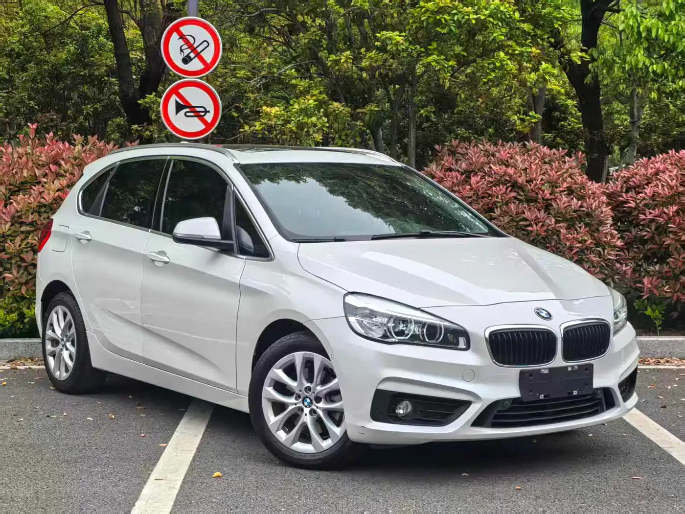 BMW 2 Series Touring 2016 220i Leading Model фото 3
