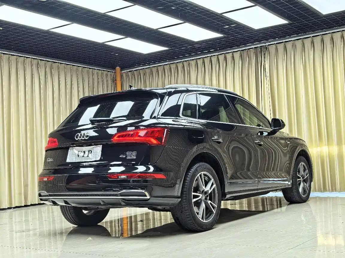 Audi Q5L 2020 Facelift 40 TFSI Honor Fashion фото 20