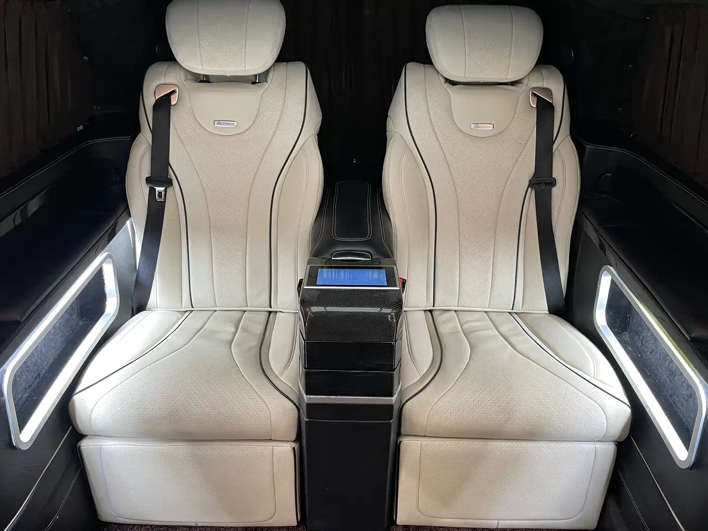 Mercedes-Benz V-Class 2018 V 260 L Premium Long Wheelbase Edition China VI фото 17
