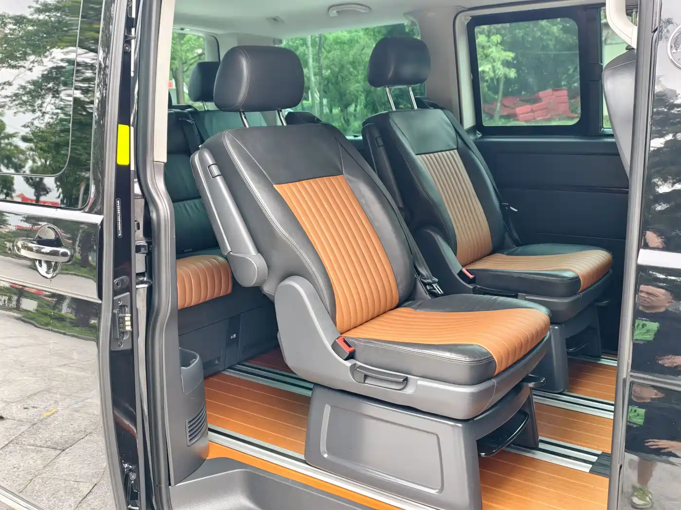 Volkswagen Multivan 2015 2012 2.0TSI 2WD Luxury Edition