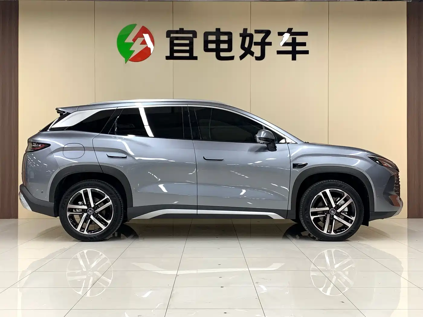 BYD Song L DM-i 2025 Smart Drive Edition 112km Surpassing фото 4