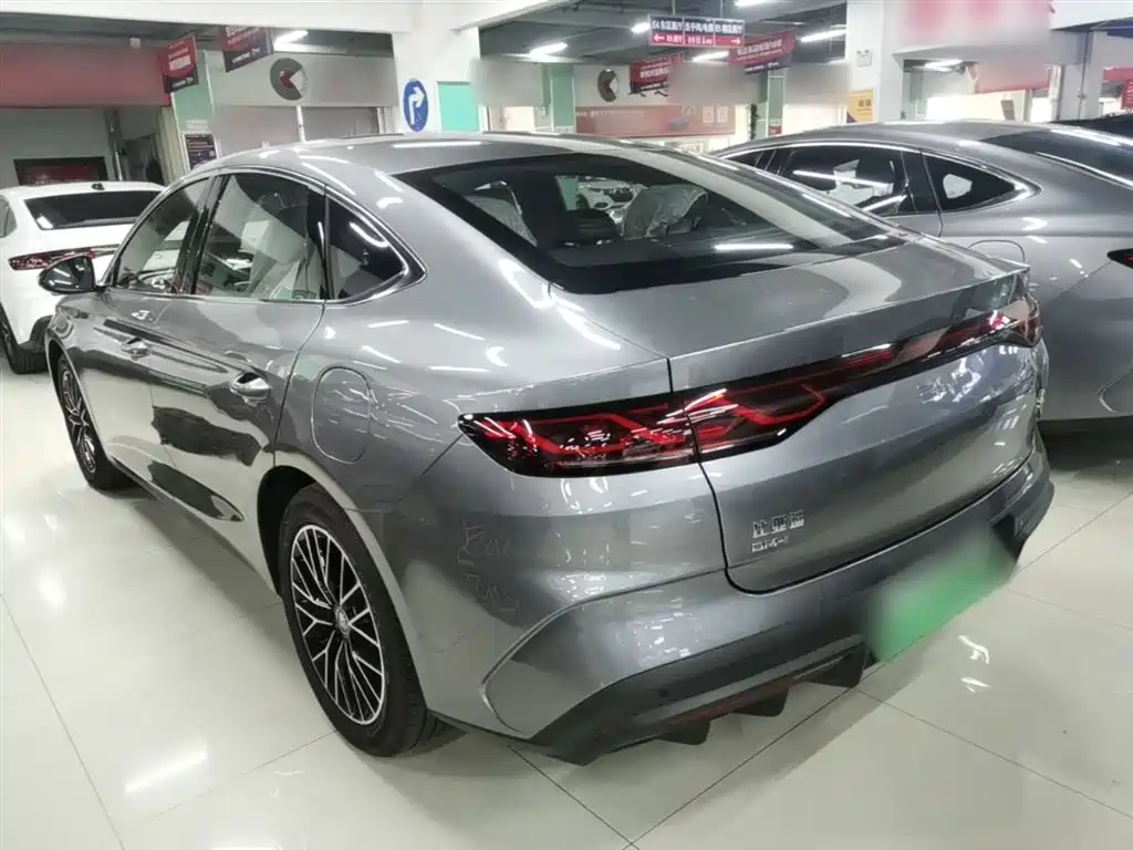 BYD Qin L 2024 DM-i 120KM Excellence Model фото 5
