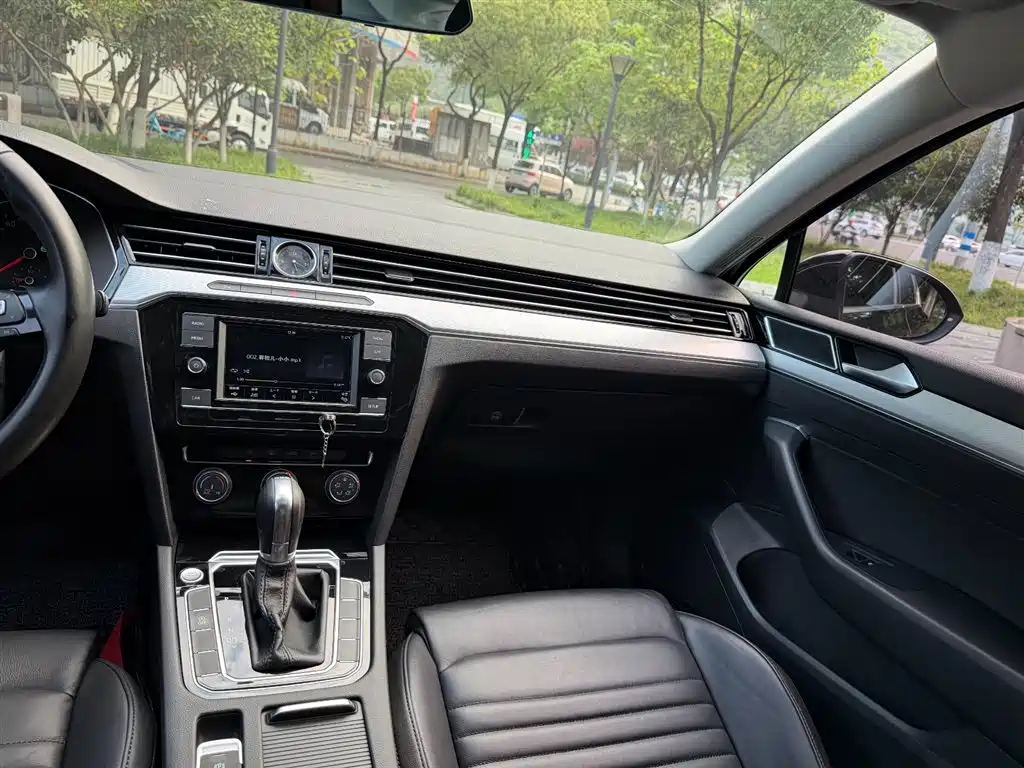 Volkswagen Magotan 2018 330TSI DSG Leading фото 9
