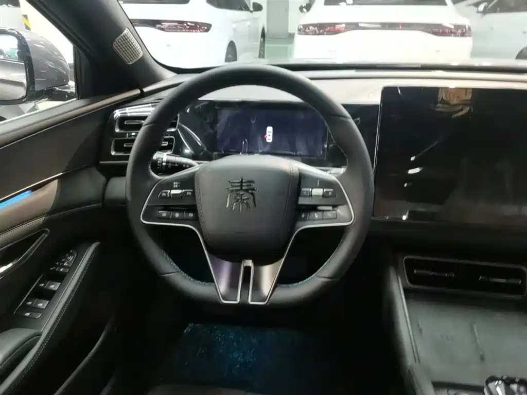 BYD Qin L 2024 DM-i 120KM Excellence Model фото 11