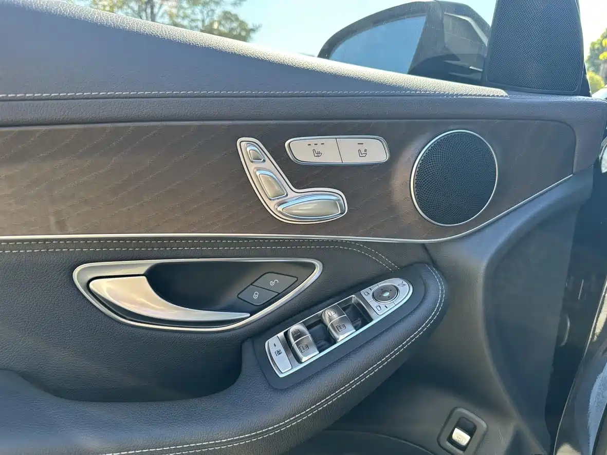 Mercedes-Benz GLC 2020 Facelift GLC 260 L 4MATIC Luxury фото 4