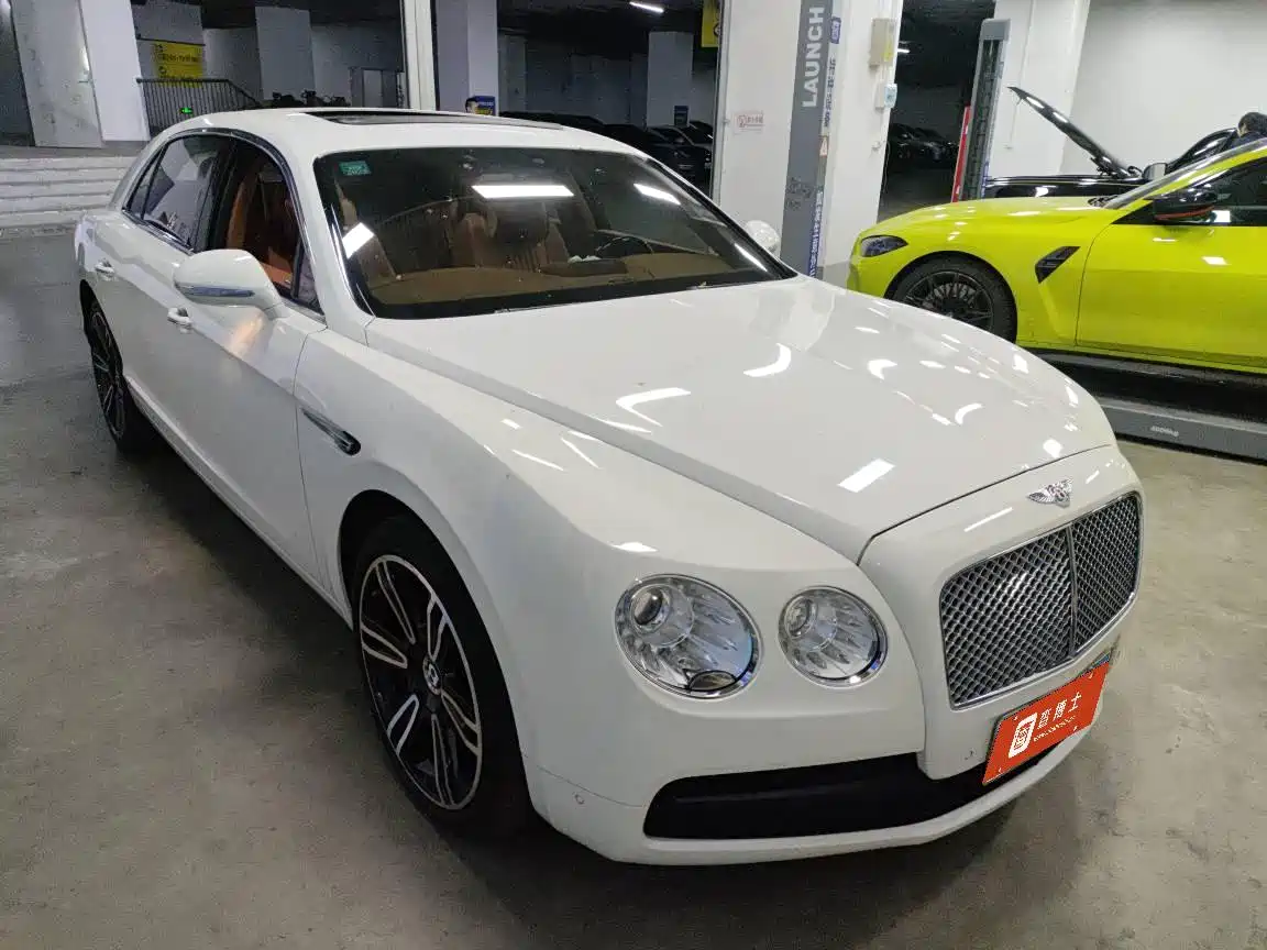 Bentley Flying Spur 2016 4.0T V8 Standard Edition фото 4