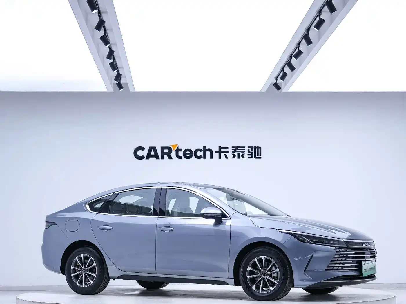 BYD Destroyer 05 2024 Glory Edition DM-i 55KM Luxury фото 5