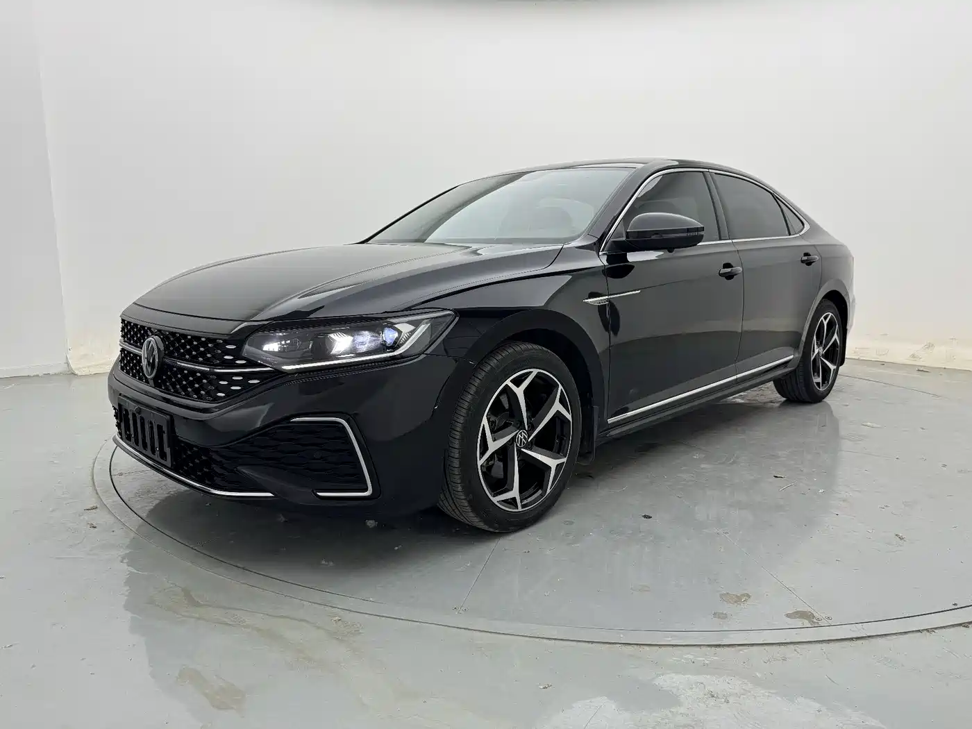 Volkswagen Passat 2024 330TSI Starlight Elite Edition