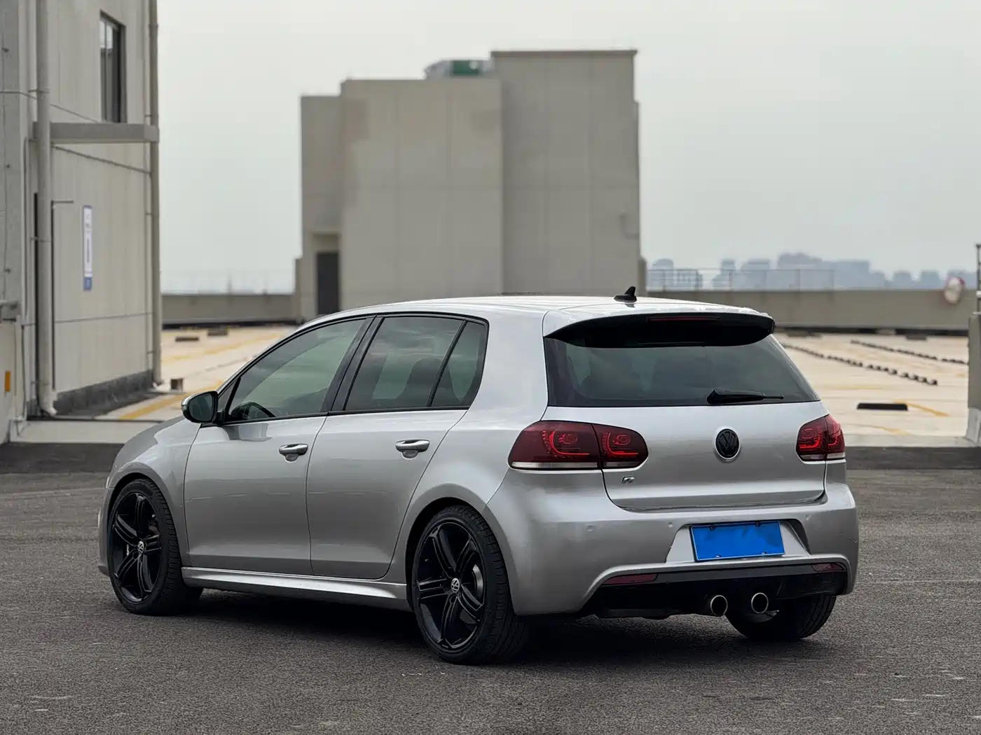Volkswagen Golf (Import) 2011 2.0TSI R фото 4
