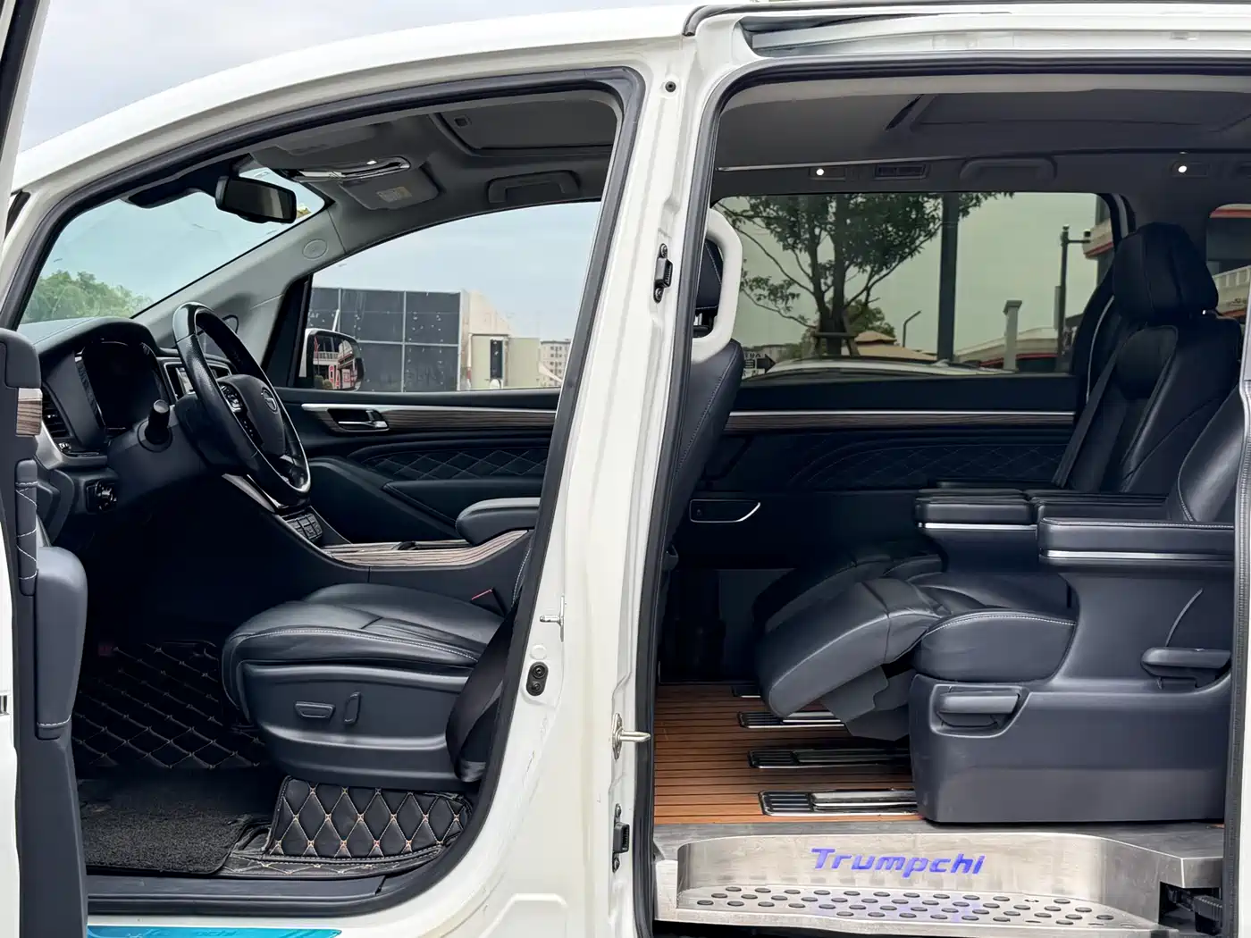 GAC Trumpchi Trumpchi M8 2018 320T Premium Edition фото 5