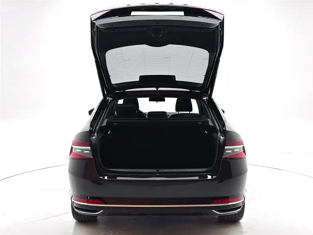 Škoda Superb 2023 TSI280 DSG Premium Edition фото 8