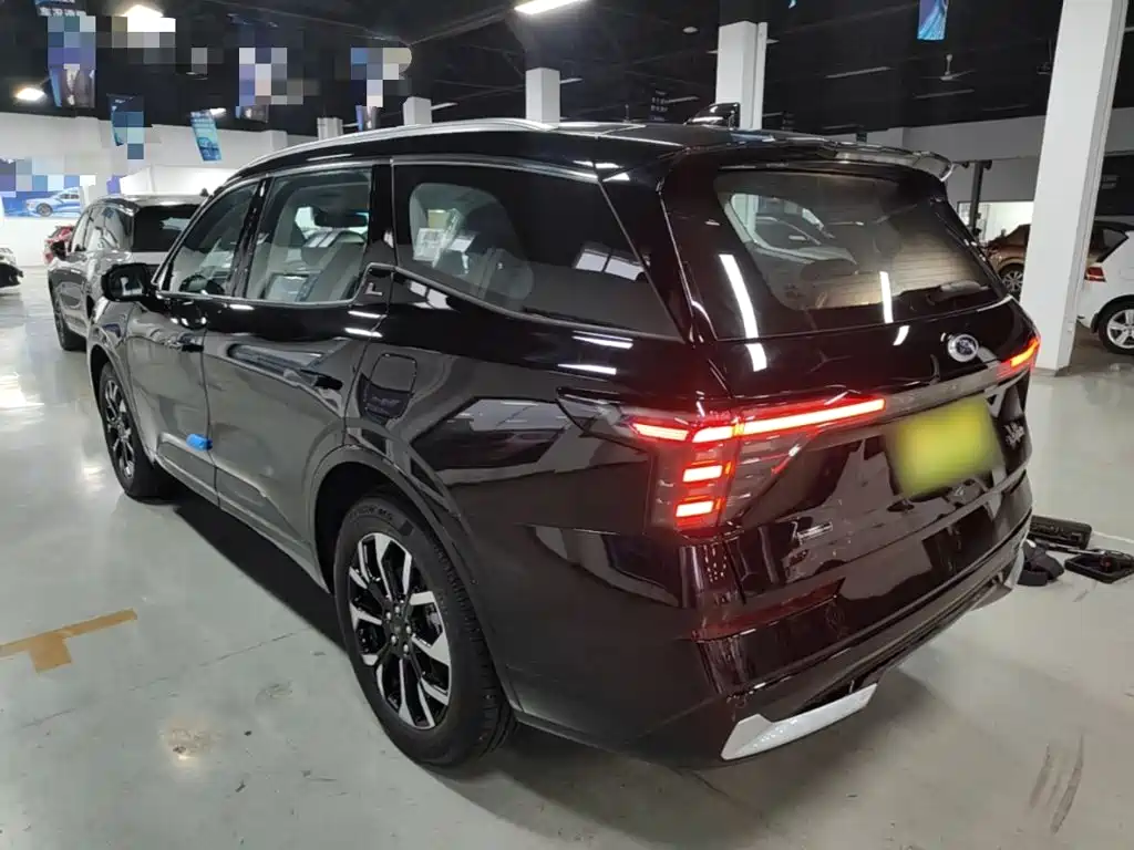 2025 Ford Edge