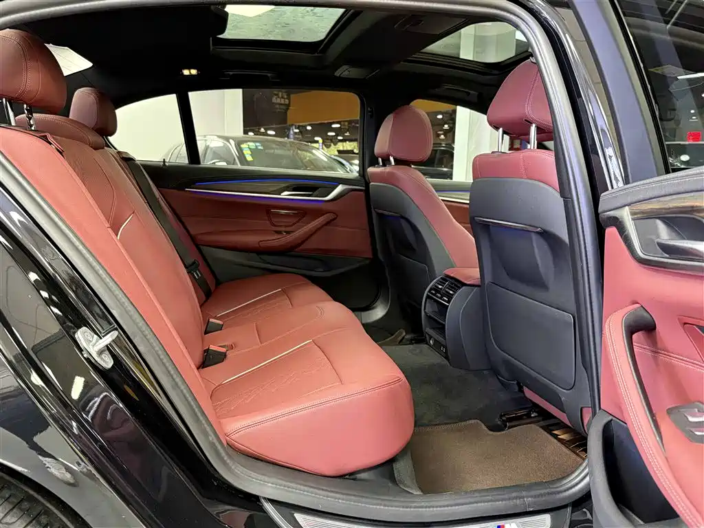 BMW 5 Series 2022 530Li Leading M Sport Package фото 12
