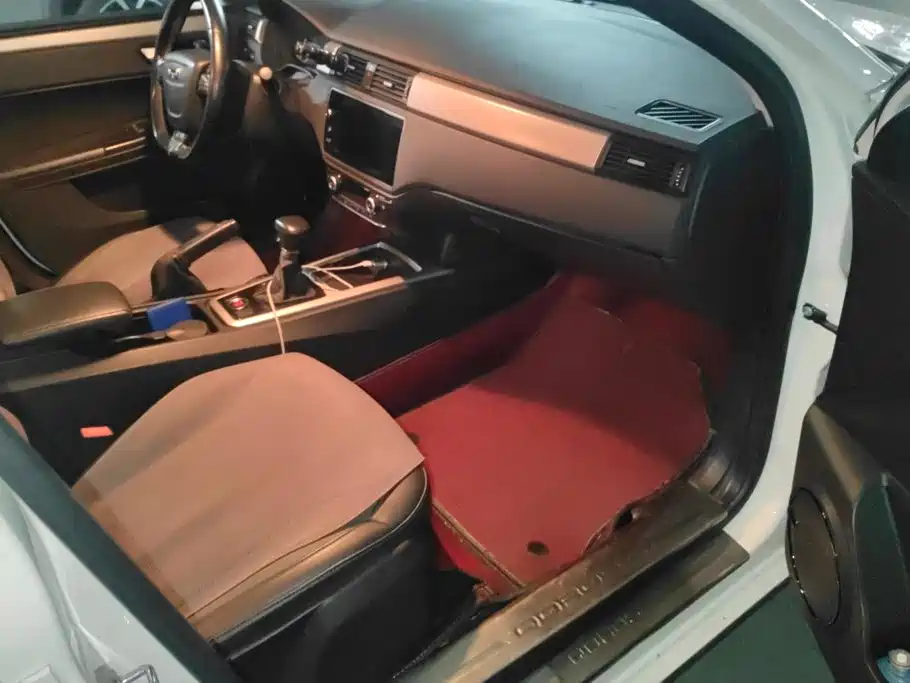 Qoros 3 2016 2015 Urban SUV 1.6T Automatic XingDong