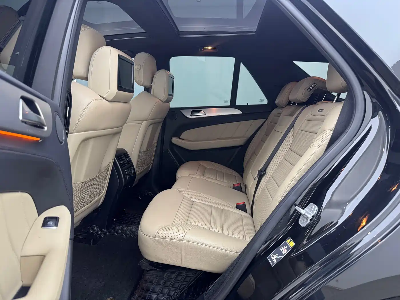 Mercedes-Benz M-Class AMG 2012 AMG ML 63 фото 6
