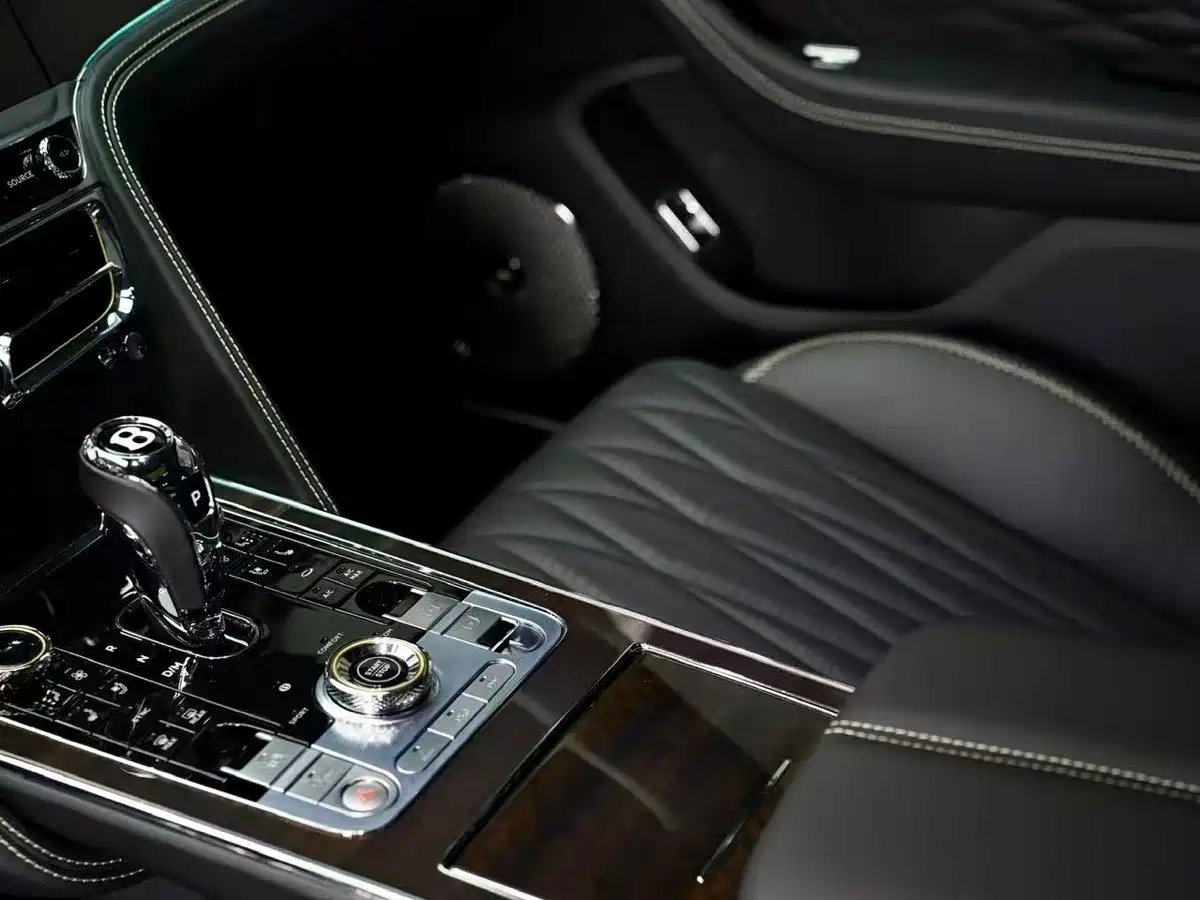 BENTLEY FLYING SPUR PLUG IN HYBRID