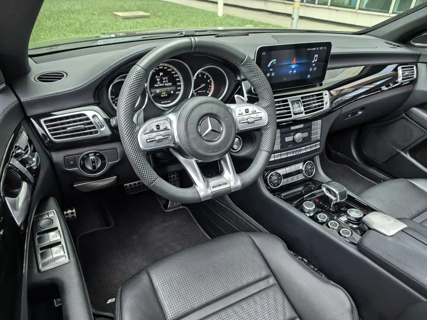Mercedes-Benz CLS AMG 2015 AMG CLS 63 4MATIC фото 23