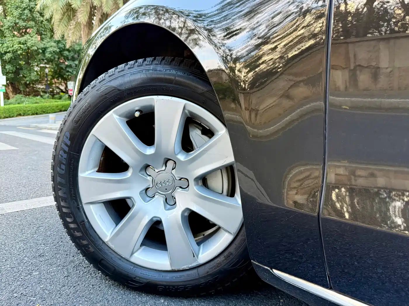 Audi A8 2013 A8L 45 TFSI quattro Comfort фото 8
