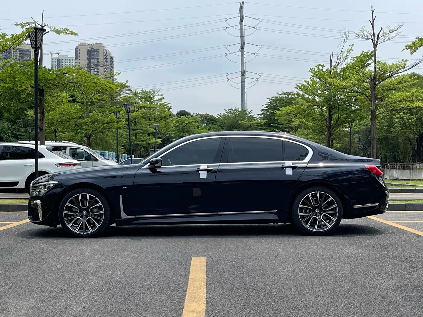 BMW 7 Series 2021 Model 740Li Leading M Sport Package фото 7