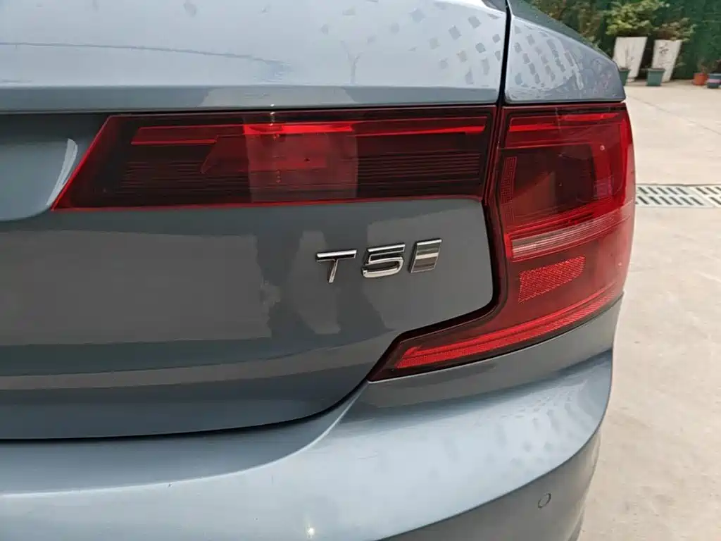 Фото 8 - Volvo S90