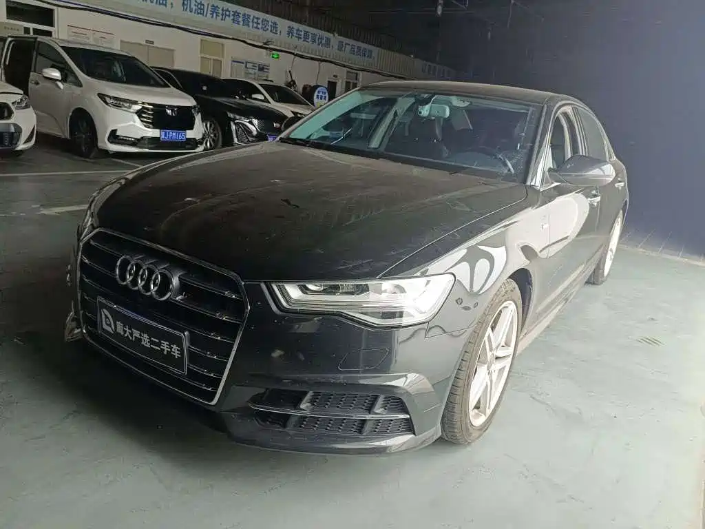 Фото 1 - Audi A6L